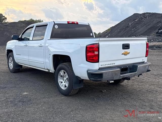 Image of Chevrolet Silverado equipment image 2
