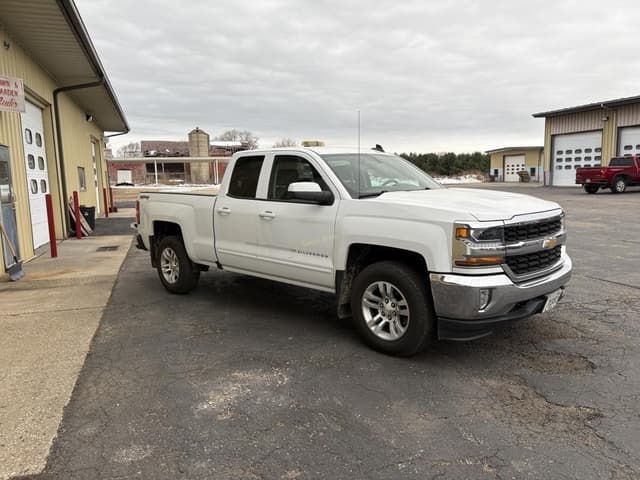 Image of Chevrolet 1500 equipment image 2