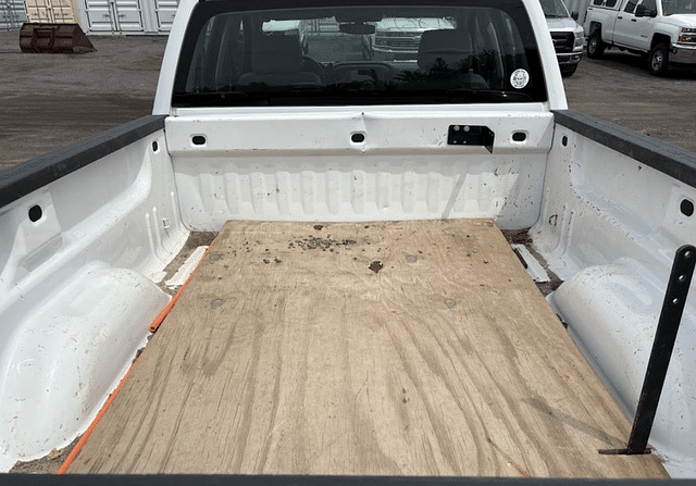 Image of Chevrolet 2500 equipment image 4