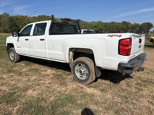 Image of Chevrolet 2500 equipment image 2