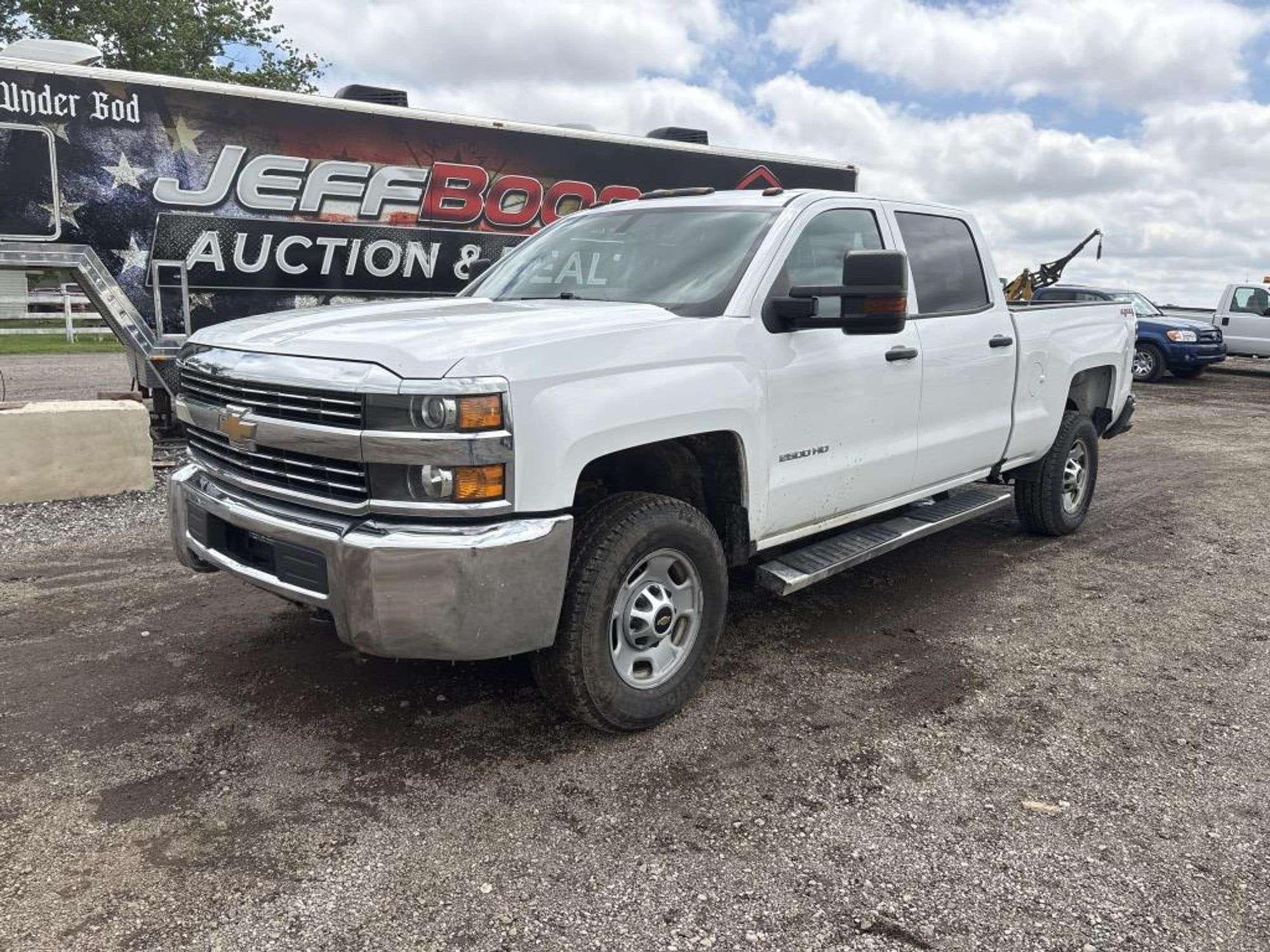 2018 Chevrolet 2500HD Equipment Image0