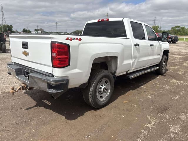 Image of Chevrolet 2500HD equipment image 4