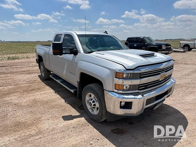 Image of Chevrolet 2500HD equipment image 4