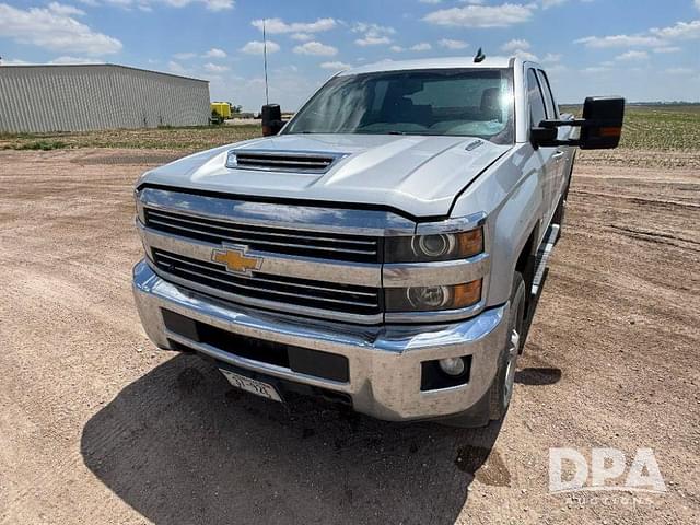 Image of Chevrolet 2500HD equipment image 1
