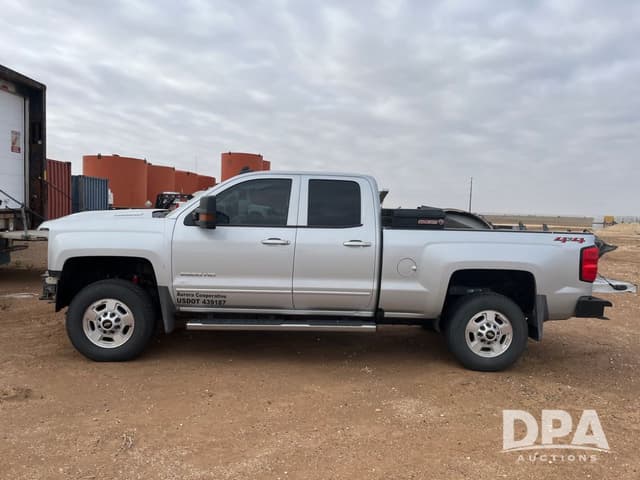 Image of Chevrolet 2500HD equipment image 2