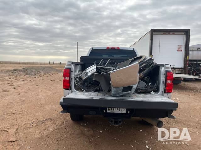 Image of Chevrolet 2500HD equipment image 3
