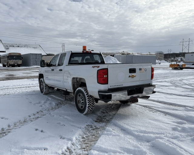 Image of Chevrolet 2500HD equipment image 1
