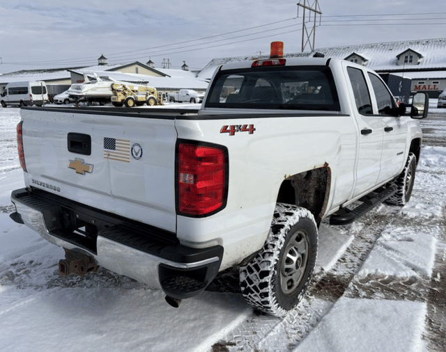 Image of Chevrolet 2500HD equipment image 3