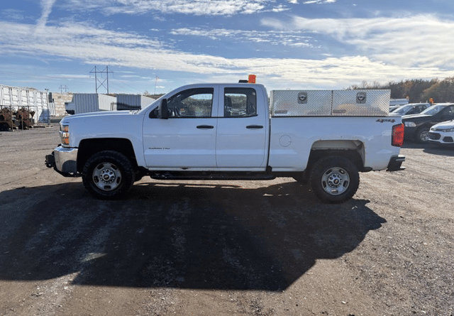 Image of Chevrolet 2500HD equipment image 1
