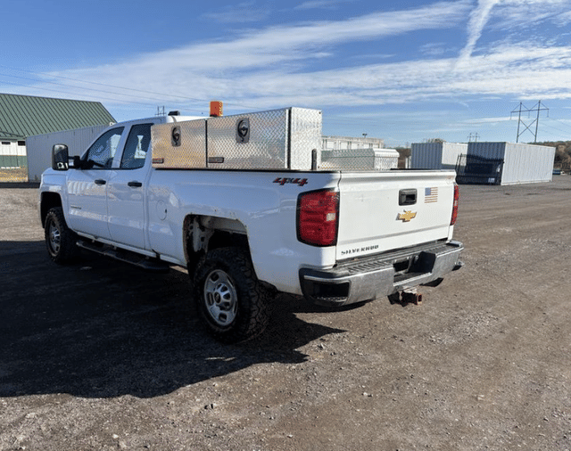 Image of Chevrolet 2500HD equipment image 2