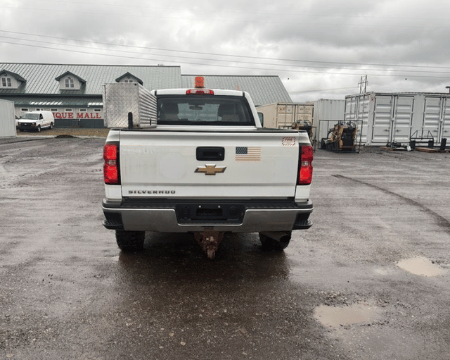 Image of Chevrolet 2500HD equipment image 3