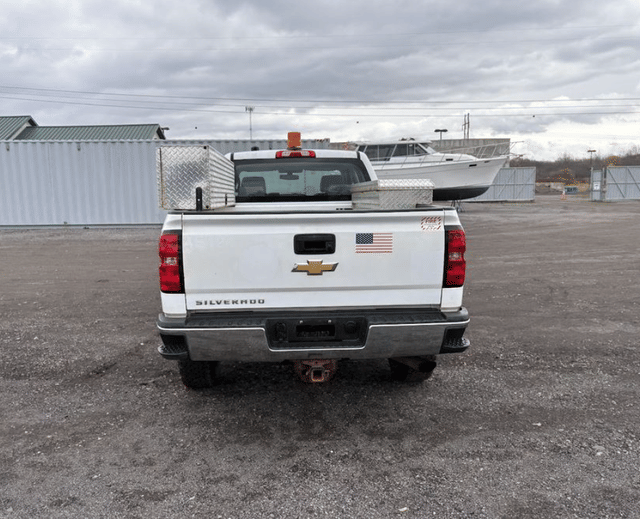 Image of Chevrolet 2500HD equipment image 3