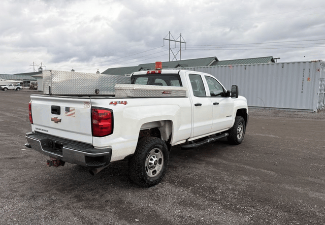 Image of Chevrolet 2500HD equipment image 4