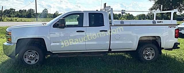 Image of Chevrolet 2500HD equipment image 3