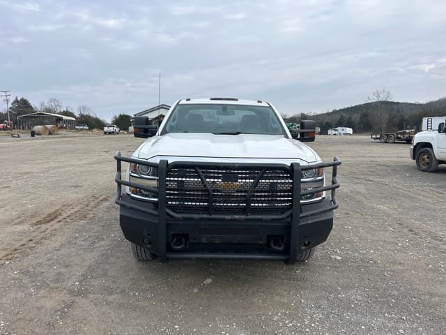 Image of Chevrolet 3500 equipment image 2