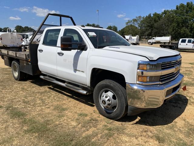 Image of Chevrolet 3500 equipment image 3