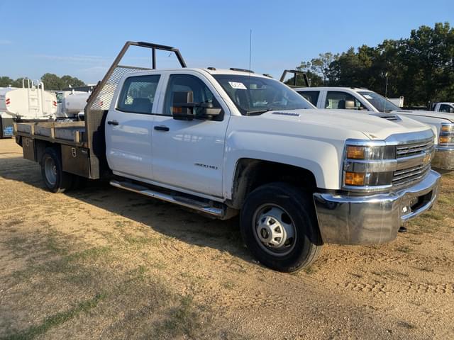 Image of Chevrolet 3500HD equipment image 3