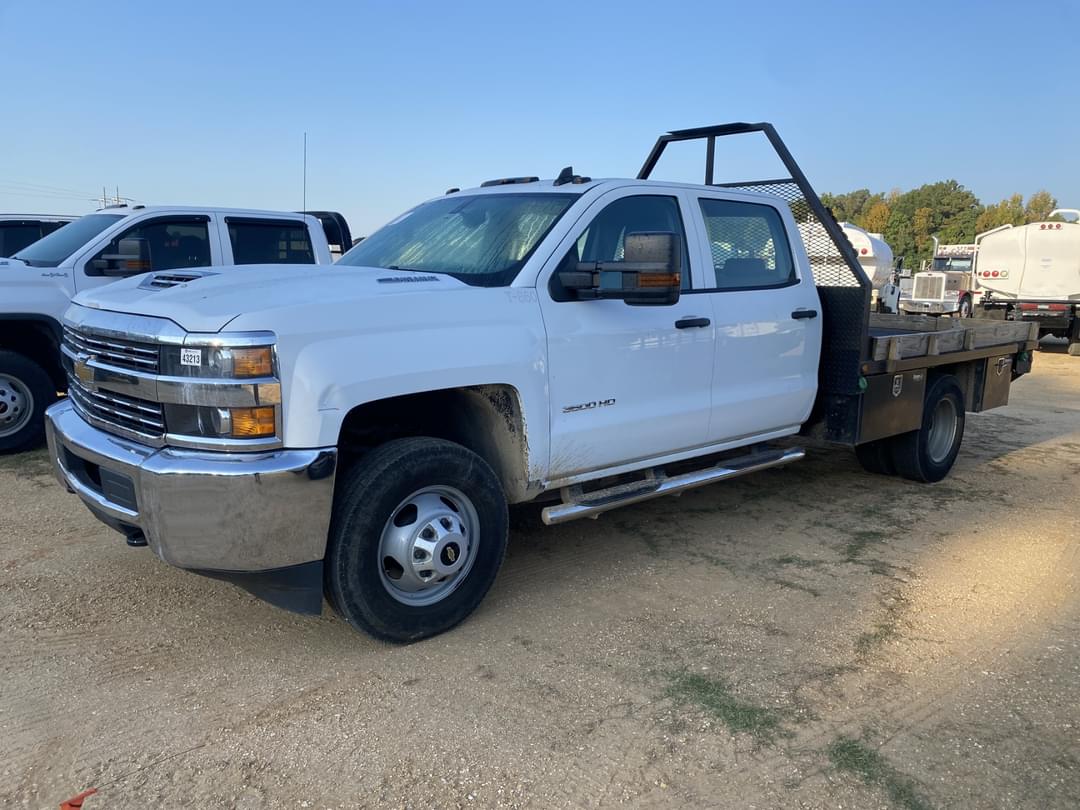 Image of Chevrolet 3500HD Primary image