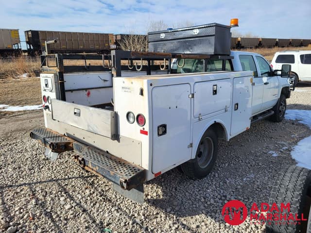 Image of Chevrolet 3500HD equipment image 3