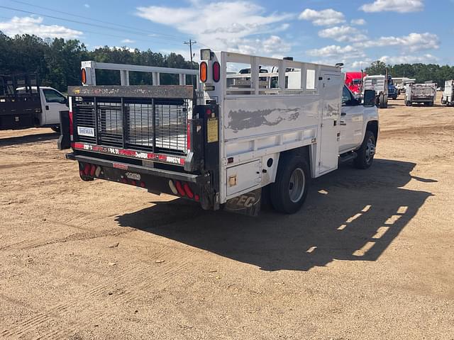 Image of Chevrolet 3500HD equipment image 4