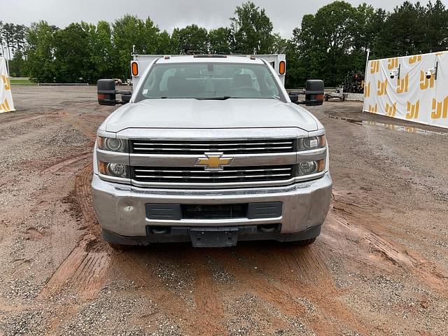 Image of Chevrolet 3500 equipment image 1