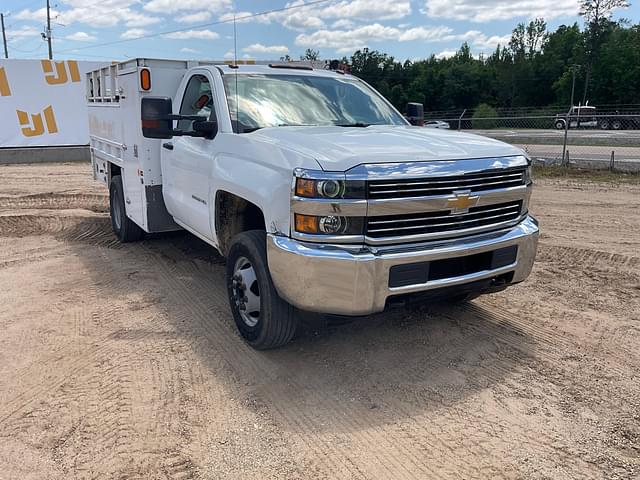 Image of Chevrolet 3500HD equipment image 2