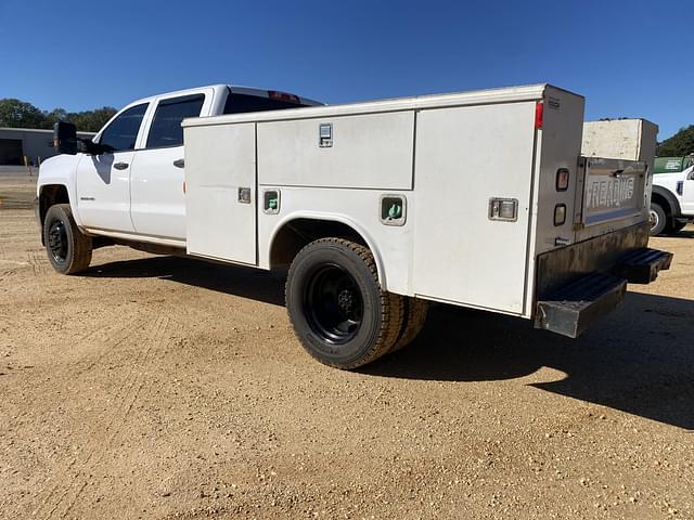 Image of Chevrolet 3500HD equipment image 1