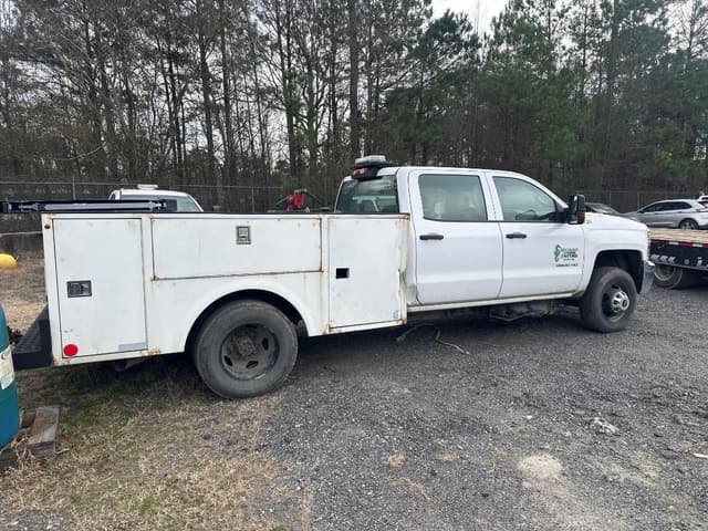 Image of Chevrolet 3500HD equipment image 3