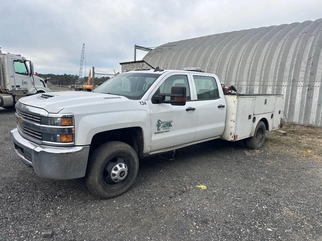 2018 Chevrolet 3500HD Equipment Image0