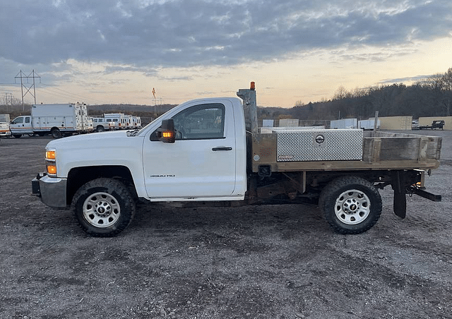 Image of Chevrolet 3500HD equipment image 1