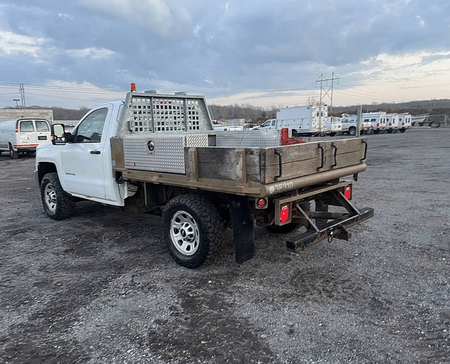 Image of Chevrolet 3500HD equipment image 3