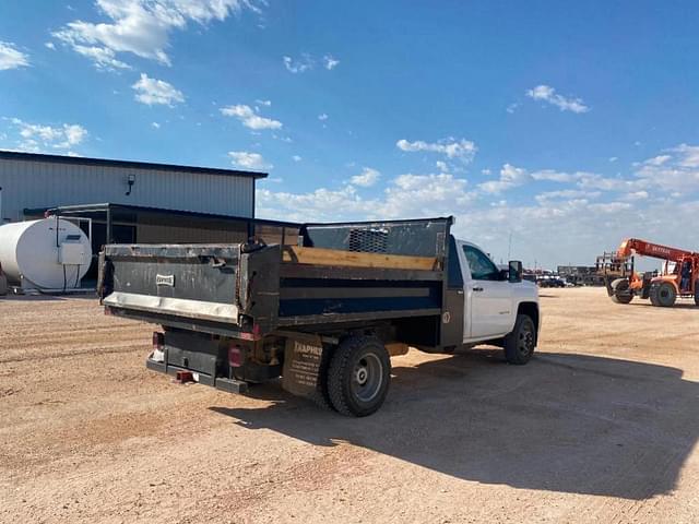 Image of Chevrolet 3500HD equipment image 4