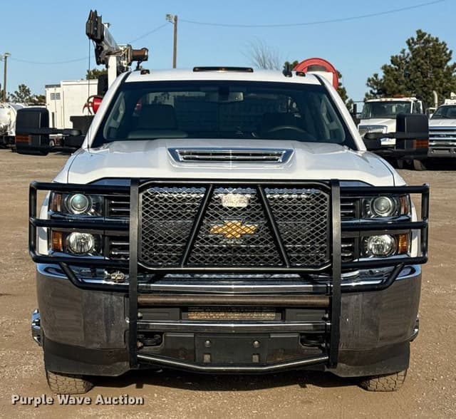 Image of Chevrolet 3500HD equipment image 1