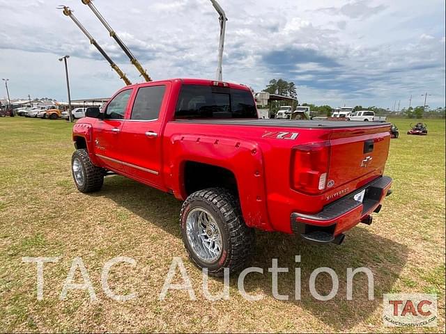 Image of Chevrolet Silverado equipment image 2