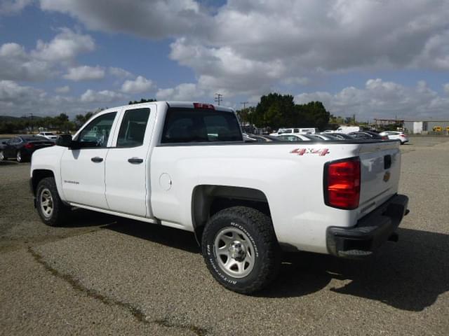 Image of Chevrolet Silverado equipment image 3