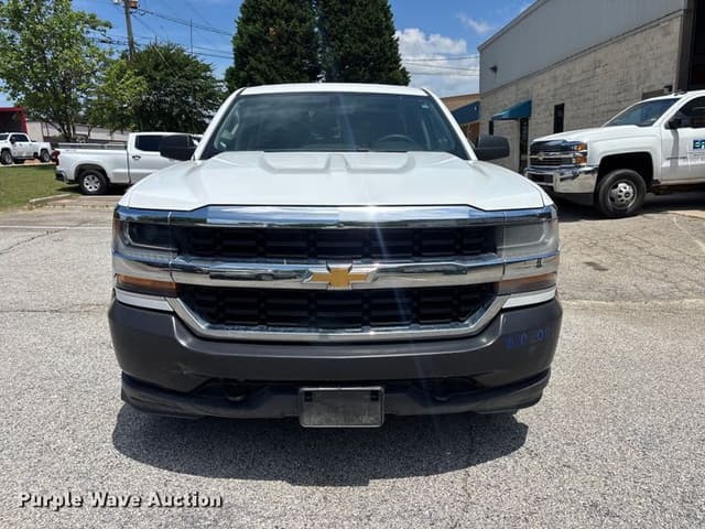 Image of Chevrolet 1500 equipment image 1