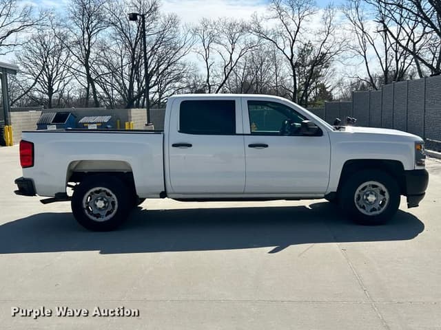 Image of Chevrolet 1500 equipment image 3