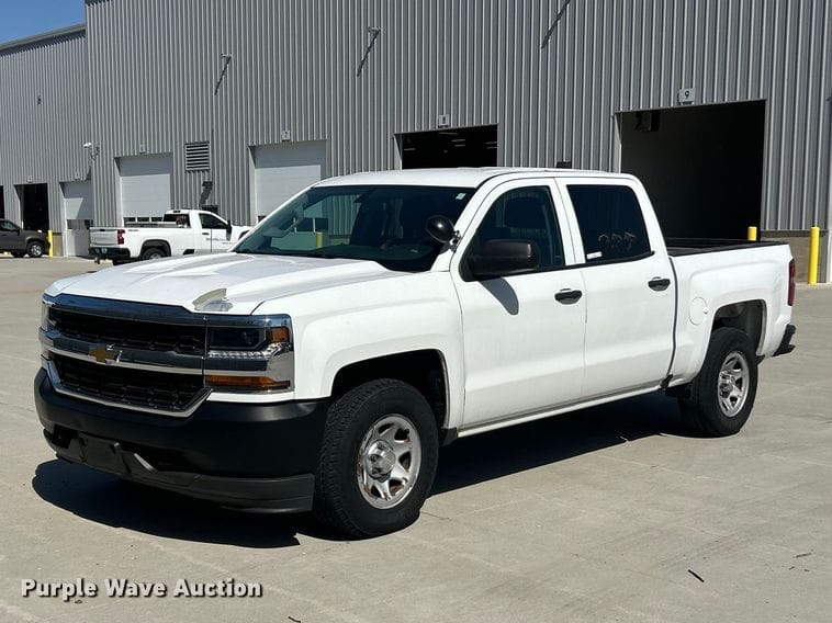 2018 Chevrolet 1500 Equipment Image0