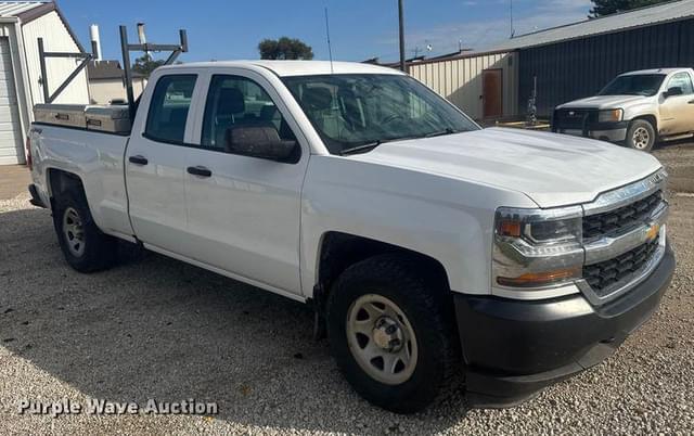 Image of Chevrolet 1500 equipment image 2