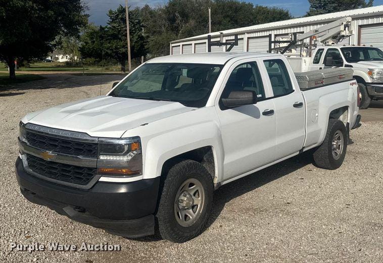 2018 Chevrolet 1500 Equipment Image0