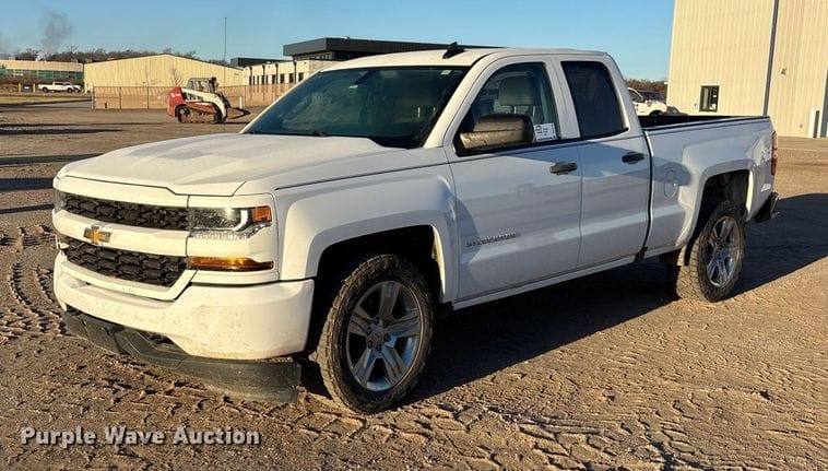 2018 Chevrolet 1500 Equipment Image0