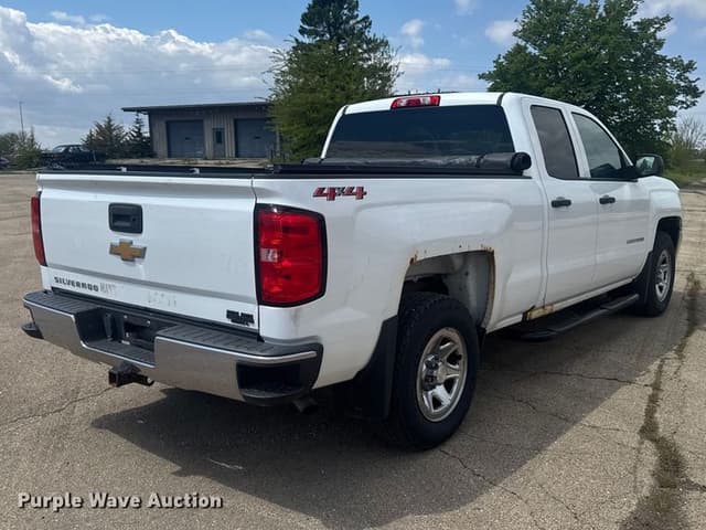 Image of Chevrolet Silverado equipment image 4