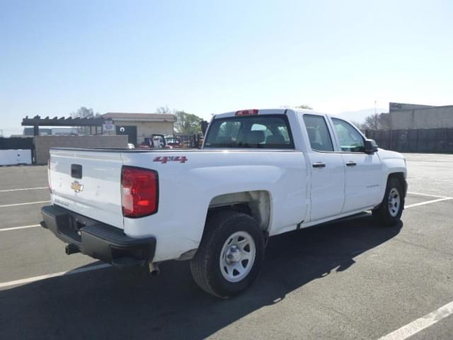 Image of Chevrolet Silverado equipment image 2