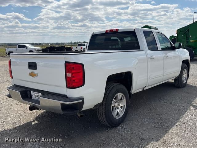 Image of Chevrolet Silverado equipment image 4