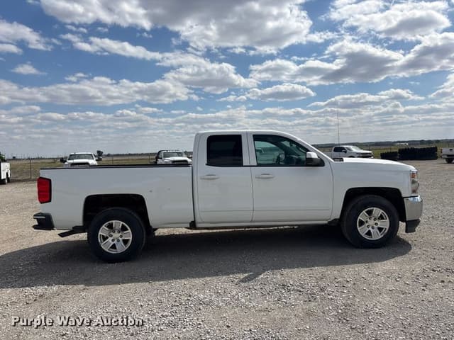 Image of Chevrolet Silverado equipment image 3