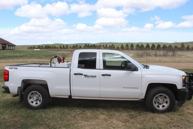 Image of Chevrolet 1500 equipment image 2