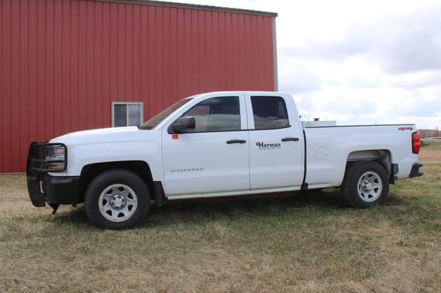 Image of Chevrolet 1500 equipment image 1