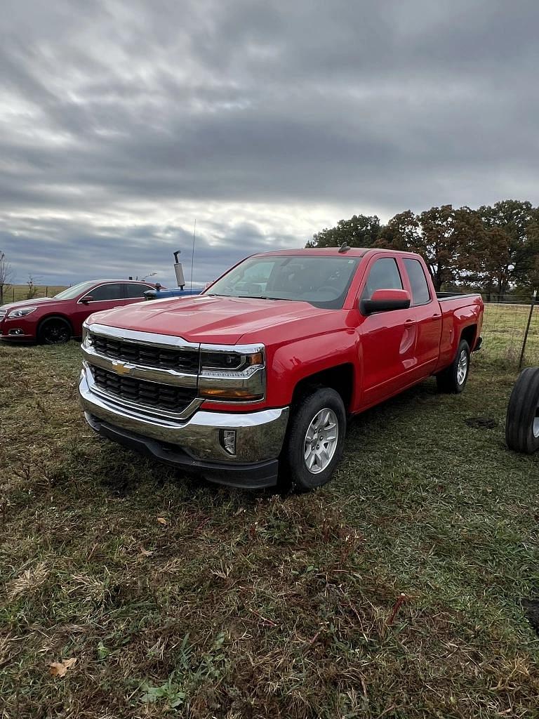 Image of Chevrolet Silverado Primary image