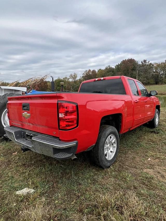 Image of Chevrolet Silverado equipment image 3