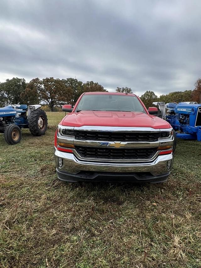 Image of Chevrolet Silverado equipment image 1